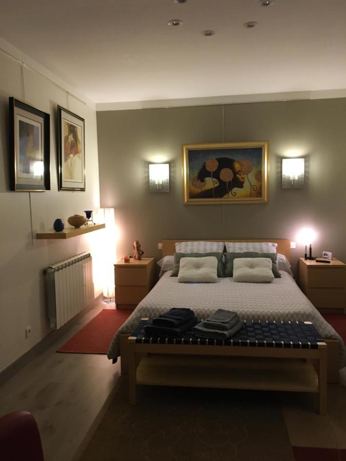 La Chambre Des Amis Parthenay Exterior photo
