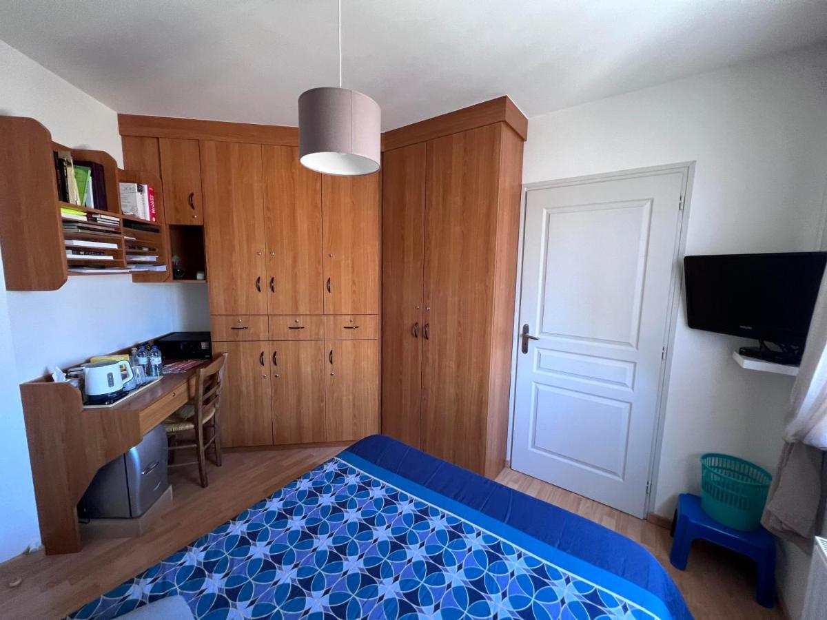 La Chambre Des Amis Parthenay Exterior photo